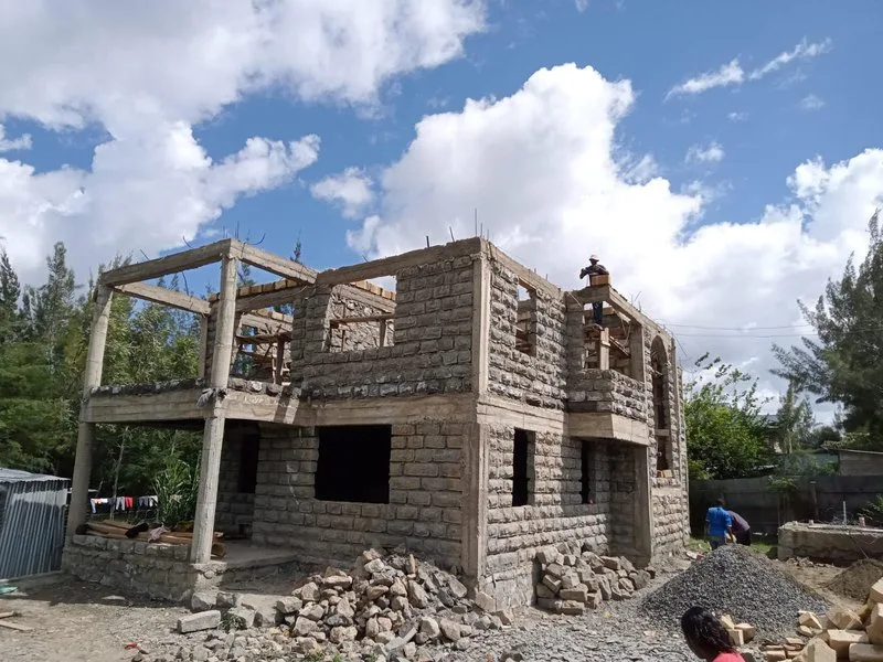 Mr Ocholla has completed his first floor walling and rapidly moved to build his roof trusses.